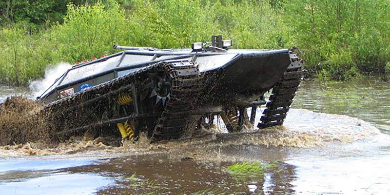 Original Ripsaw 1 crossing water